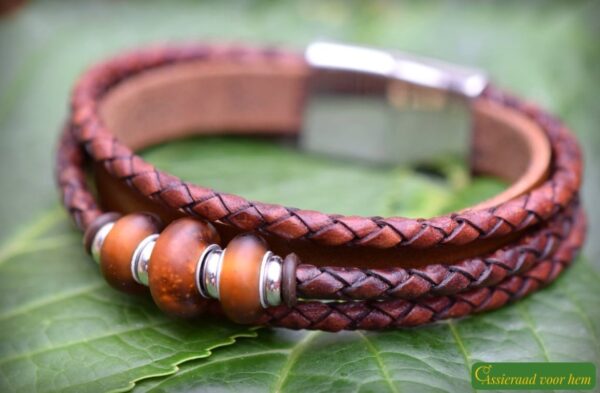 with stainless steel spacers and magnetic clasp.