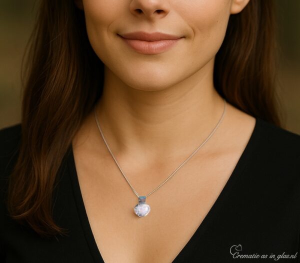 DSH4018 | Ladies pendant with cremation ashes or hair - Image 3