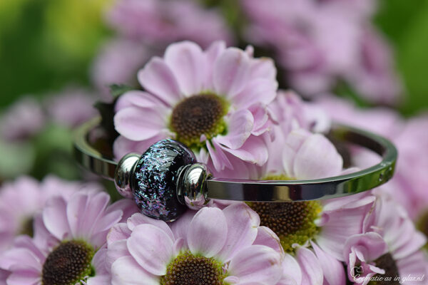 DSA3022 | Women’s memorial bracelet with cremation ashes - Image 3