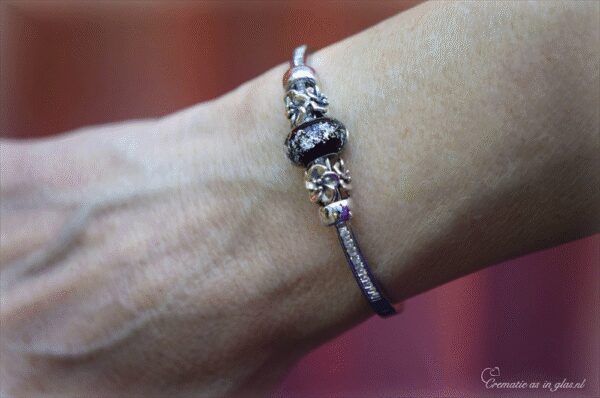 DSA3003 | Women’s memorial bracelet with cremation ashes - Image 5