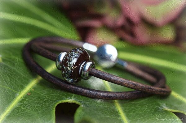 DSA3001 | Women’s memorial bracelet with cremation ashes - Image 4