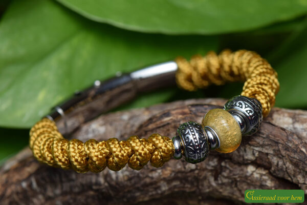 Knotted men’s bracelet with ochre yellow sail rope and a transparent yellow glass bead