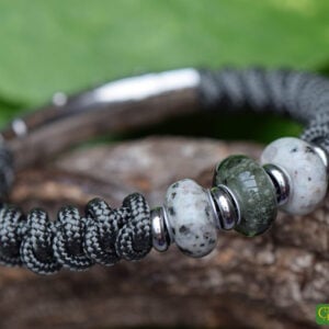 Knotted men’s bracelet with green sail rope and three glass beads