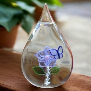 Glass urn large model with butterfly on flower