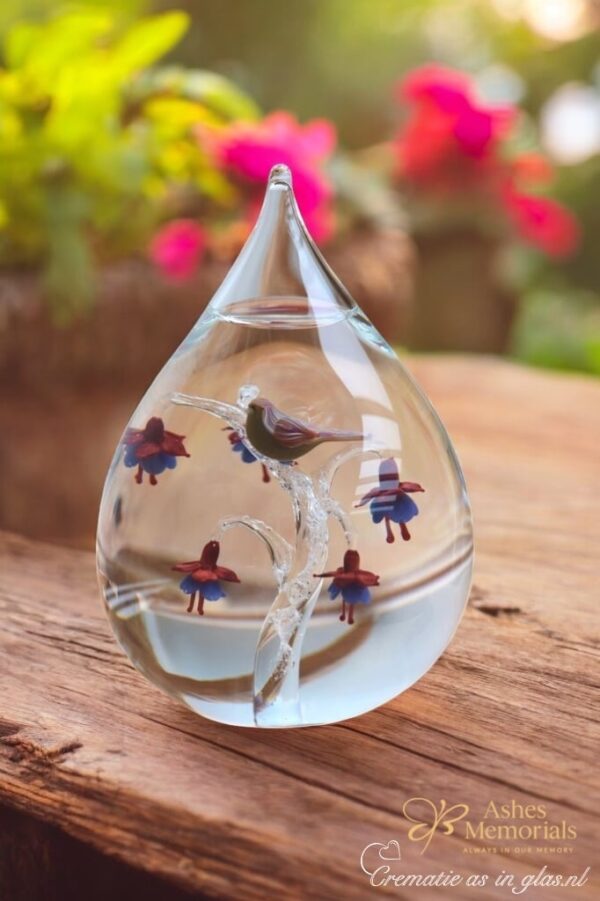 Glass urn large model with transparent stem