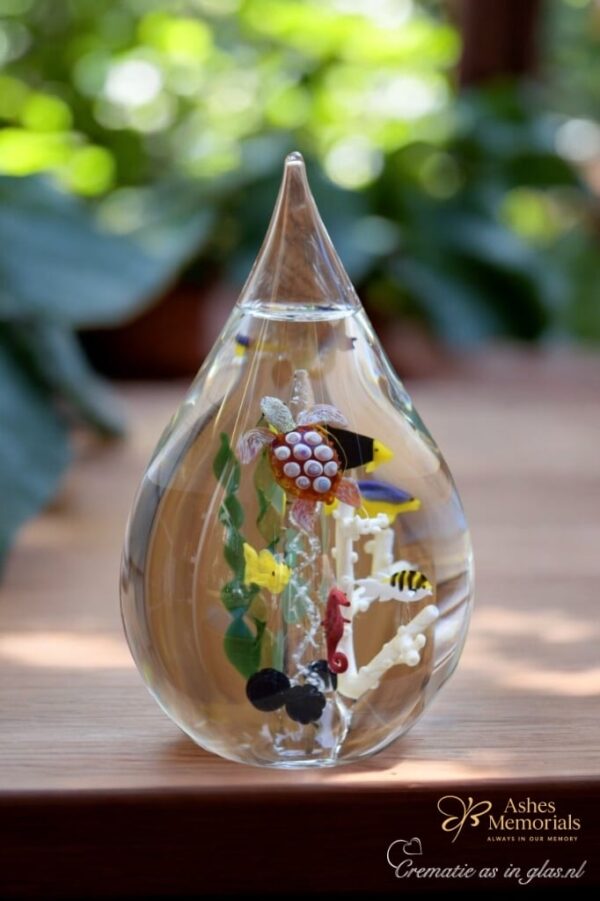 Glass urn large model with underwater world