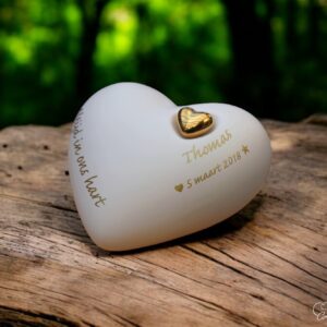 Heart-shaped urn white with gold heart