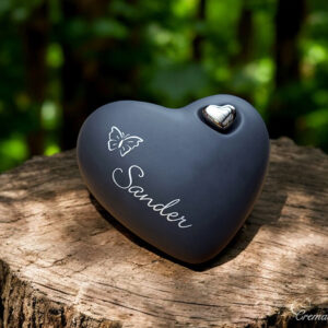 Heart-shaped urn black with silver heart