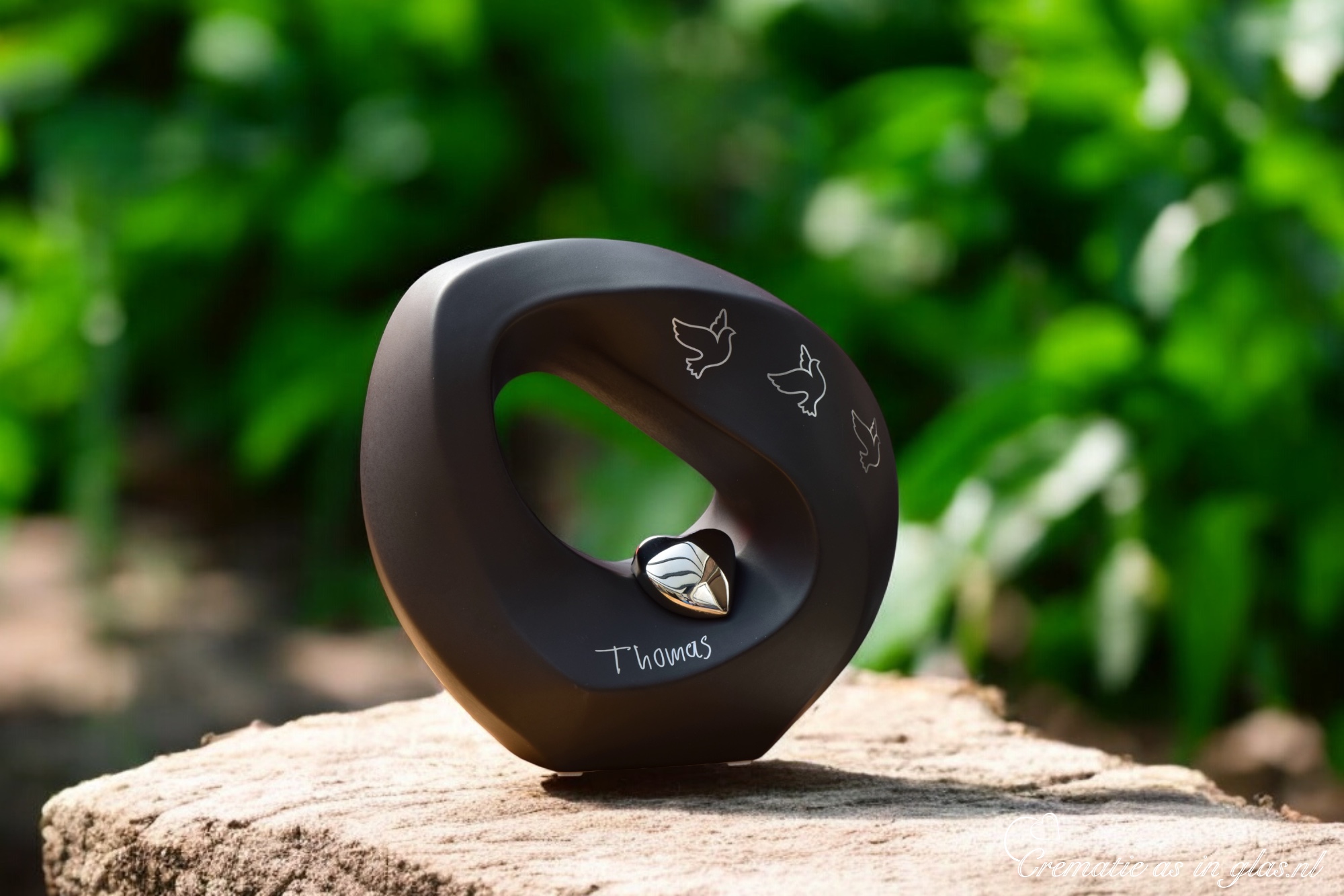 Infinity urn in black color with silver heart