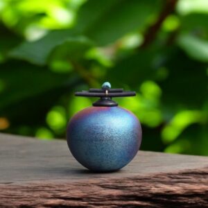 urn raku fired with lid in metallic colours