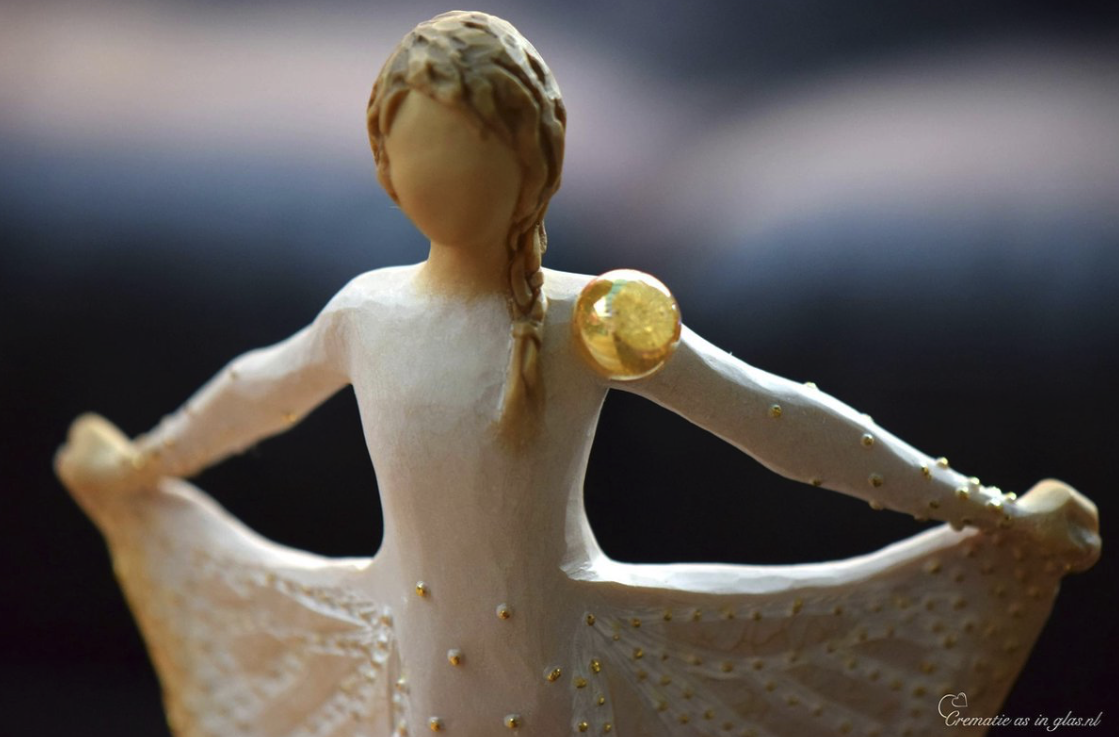 WTU8004 | Willow Tree Butterfly with mini urn - Image 5