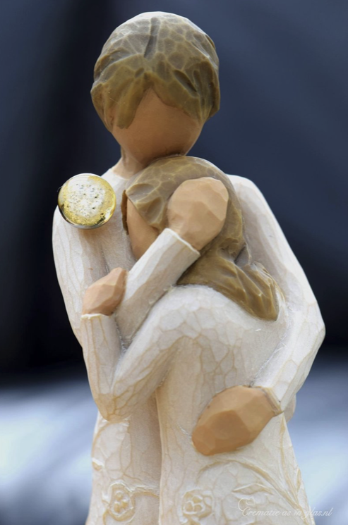 WTU8024 | Willow Tree Close to me with mini urn - Image 4