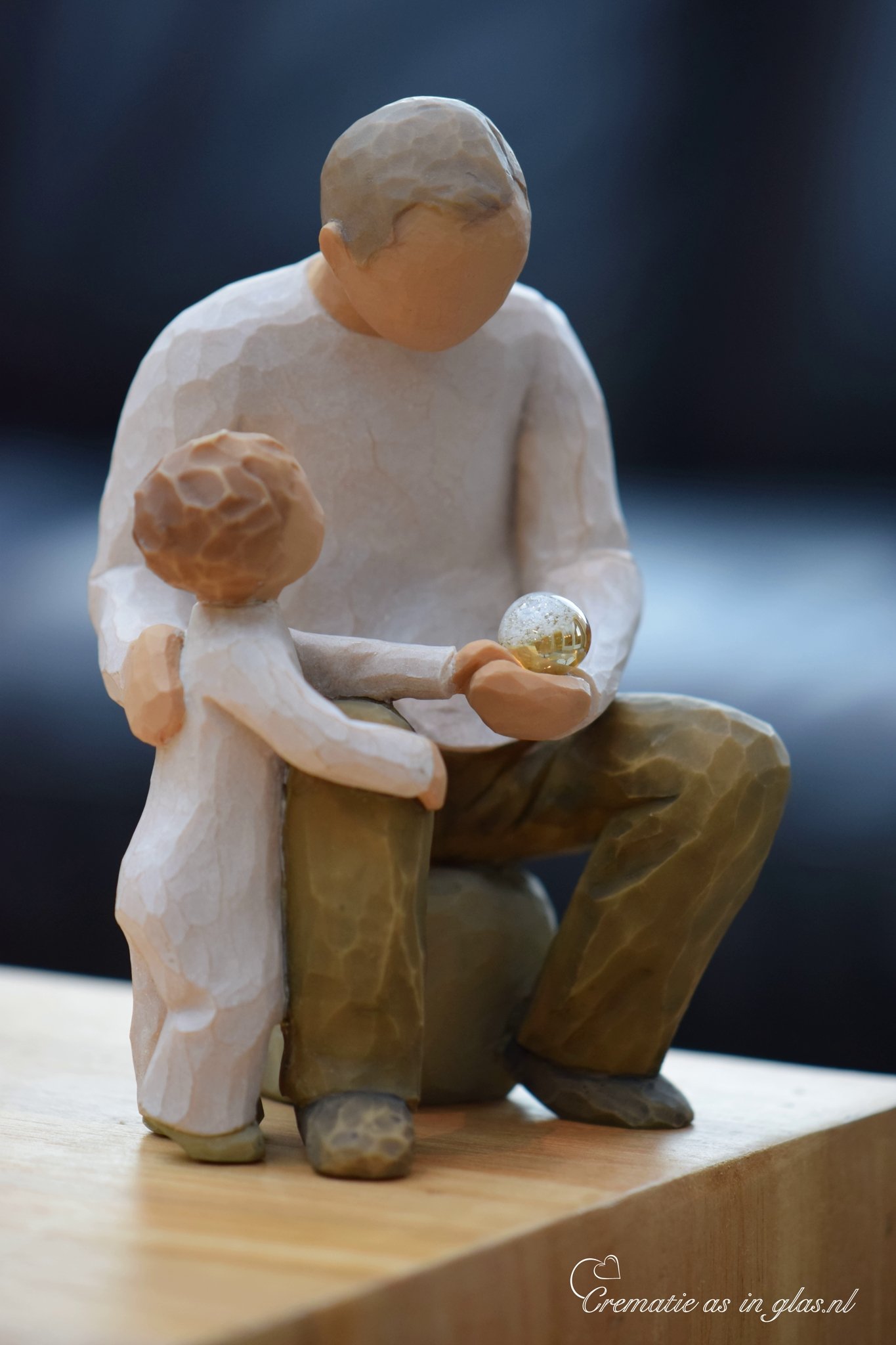 WTU8025 | Willow Tree Grandfather and Grandchild with mini urn - Image 2