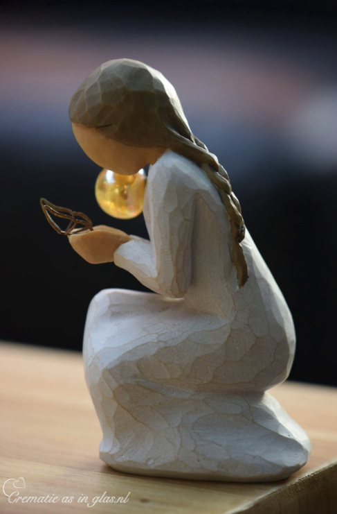 WTU8006 | Willow Tree Quiet Wonder with mini urn - Image 5