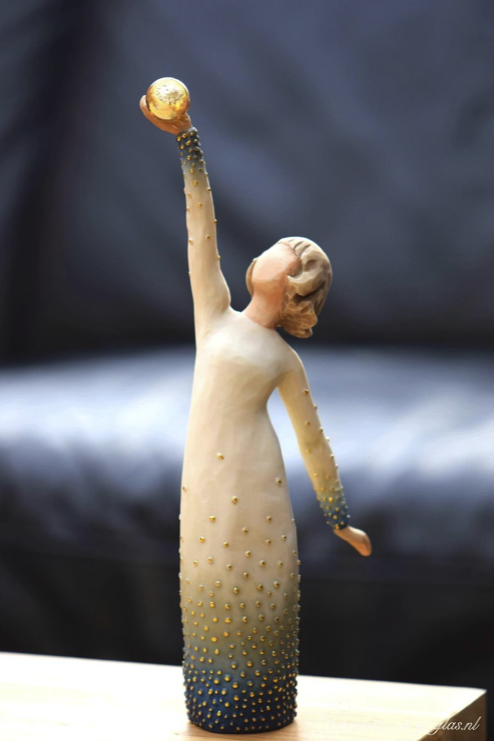 WTU8013 | Willow Tree Shine with mini urn - Image 2