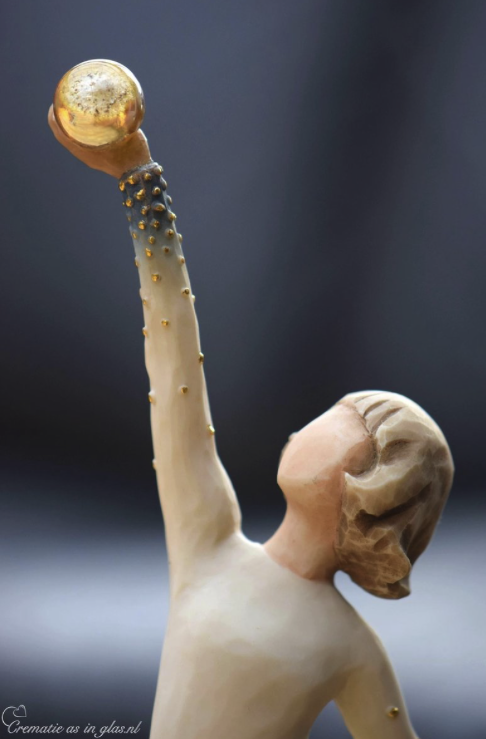 WTU8013 | Willow Tree Shine with mini urn - Image 3