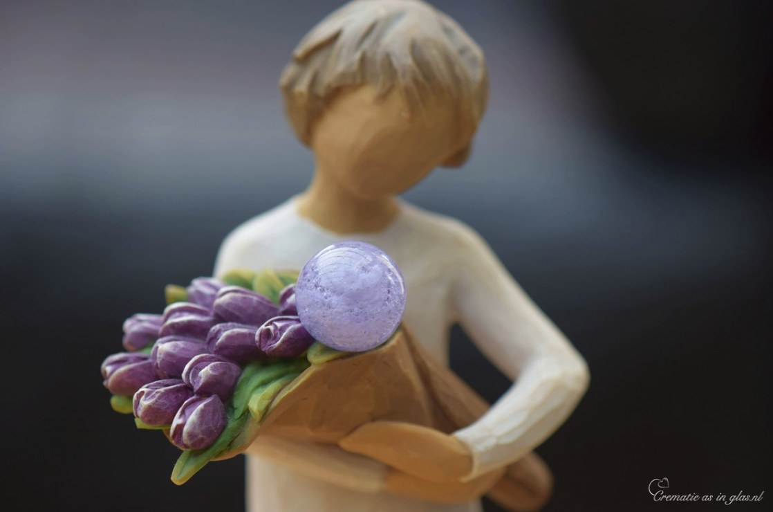 WTU8020 | Willow Tree Surprise with mini urn - Image 2