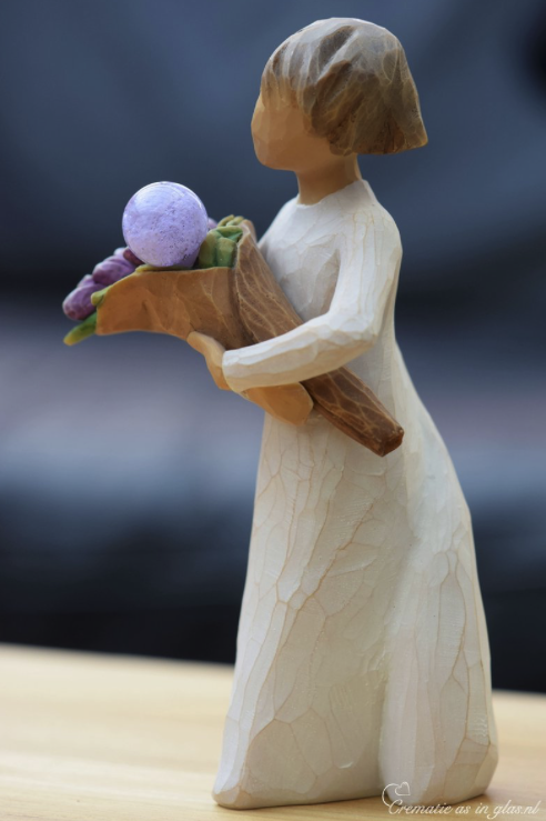 WTU8020 | Willow Tree Surprise with mini urn - Image 3