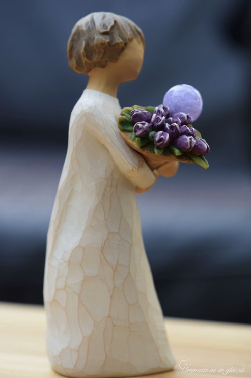 WTU8020 | Willow Tree Surprise with mini urn - Image 4