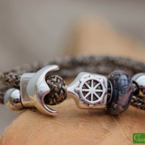 Men’s memorial bracelet in marbled brown sailrope with cremation ashes in opaque brown-pink glass bead.